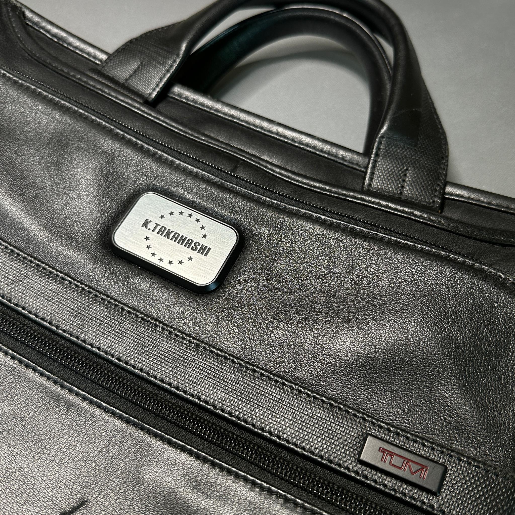 ◆オーダーメイド◆ TUMIバッグ スターネーム カスタムプレート シルバーxブラック 30x50mm ◆ レジン仕上可