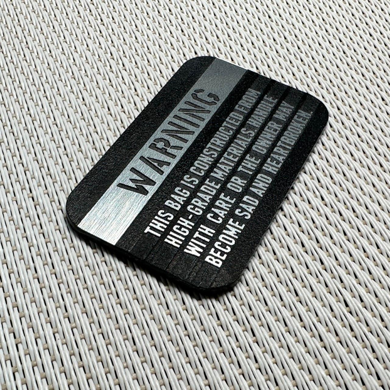 ◆TUMIバッグ-M◆ 50x30 カスタムプレート WARNING マットブラック x 銀 トゥミ レザーパッチ交換